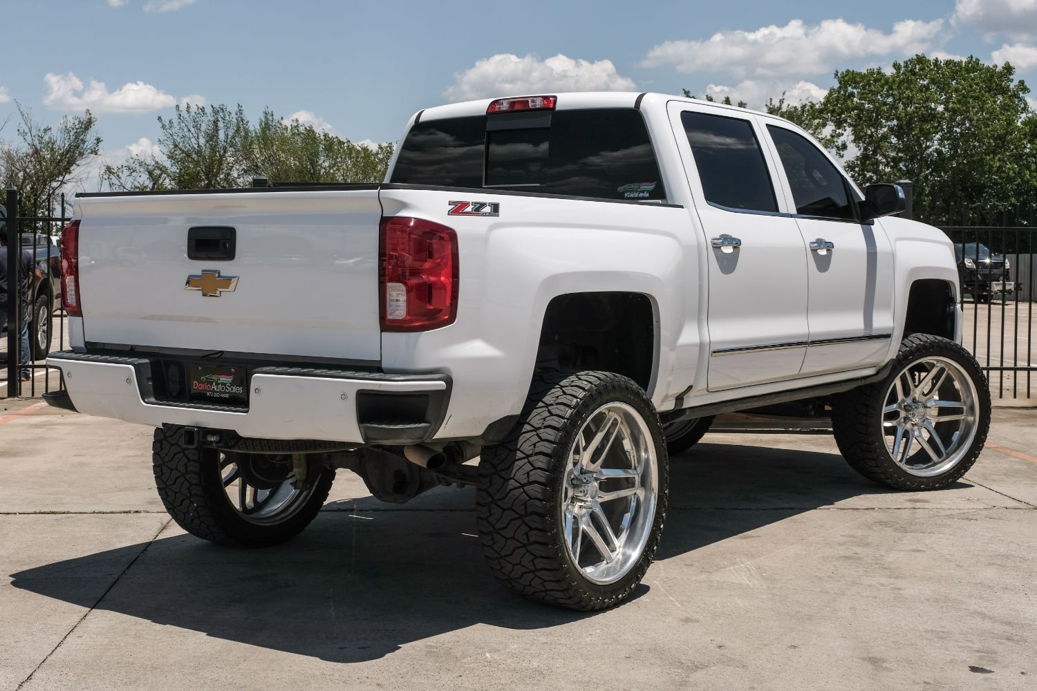 2017 Chevrolet Silverado 1500 LTZ Crew Cab 4WD 10