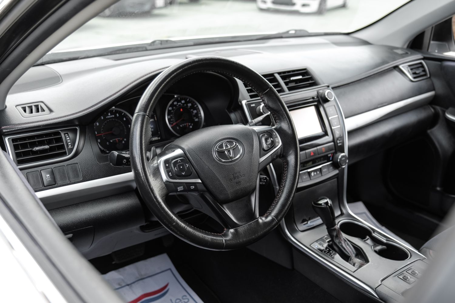 2015 Toyota Camry XSE 22