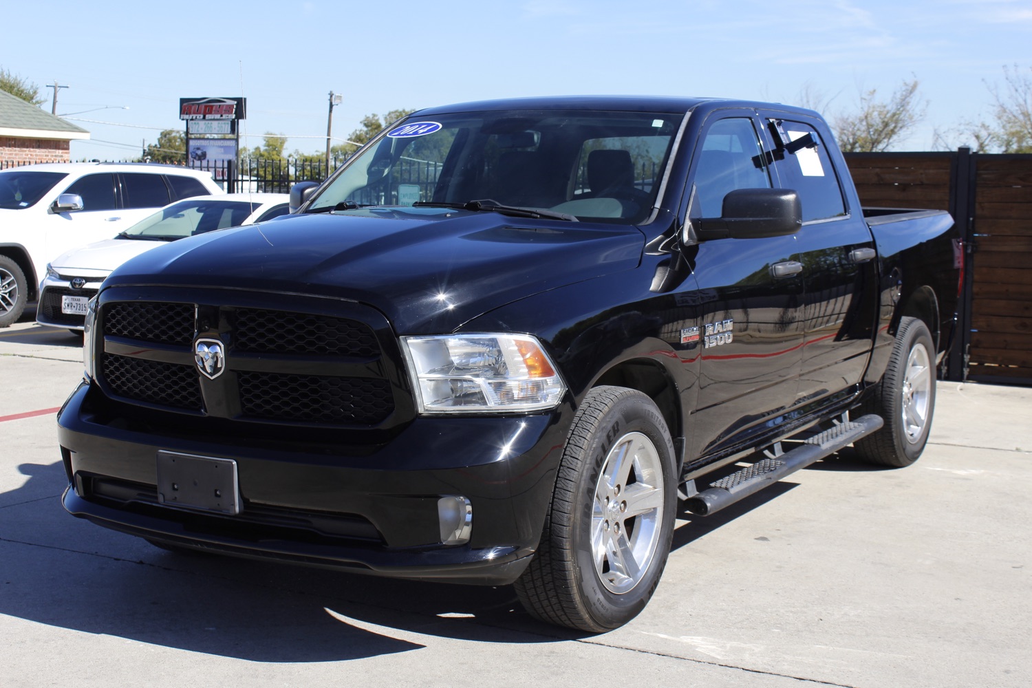 2014 RAM 1500 Tradesman/Express Crew Cab SWB 2WD 3