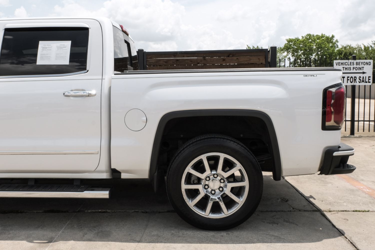 2017 GMC Sierra 1500 Denali Crew Cab Long Box 2WD 22