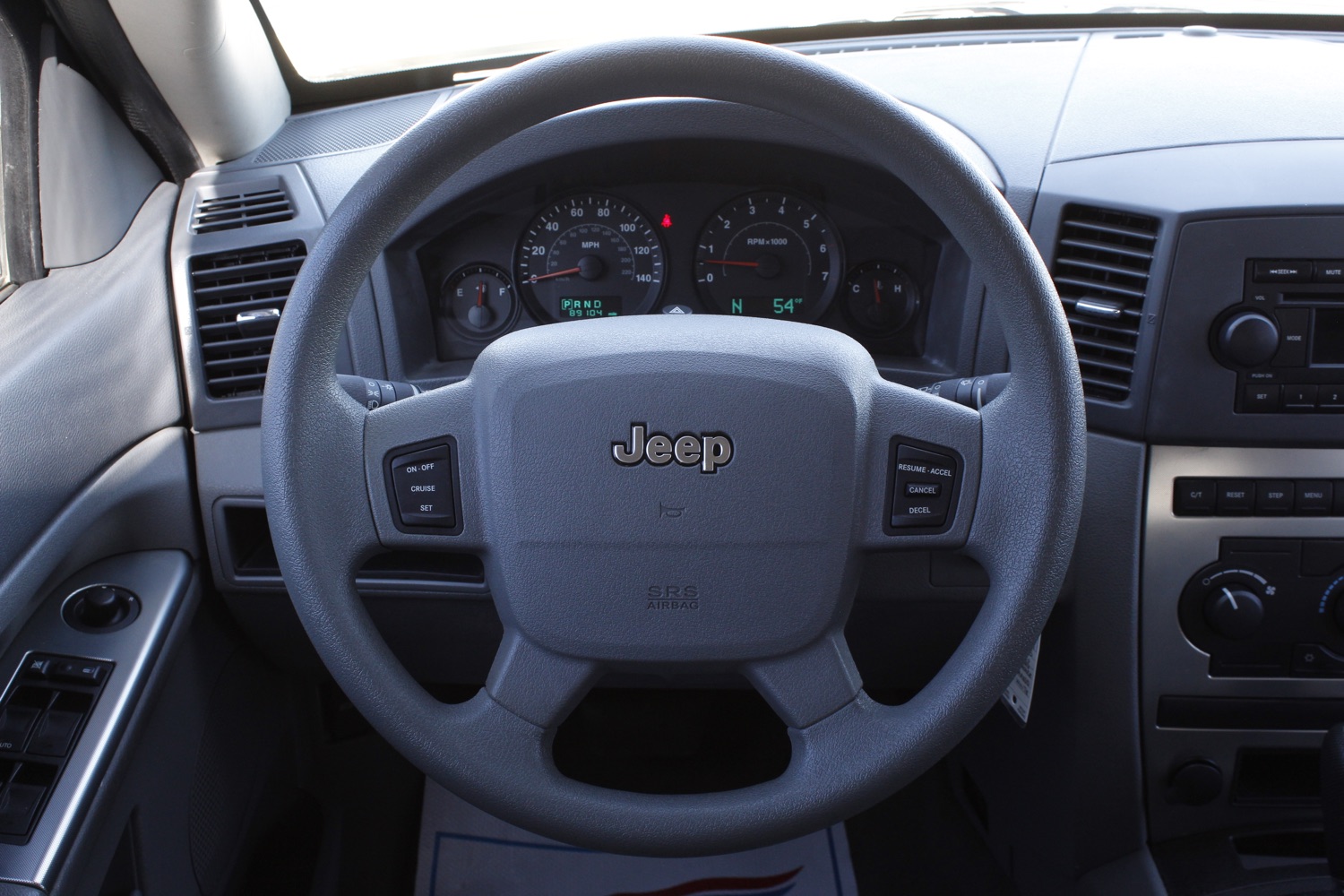 2005 Jeep Grand Cherokee Laredo 2WD 19