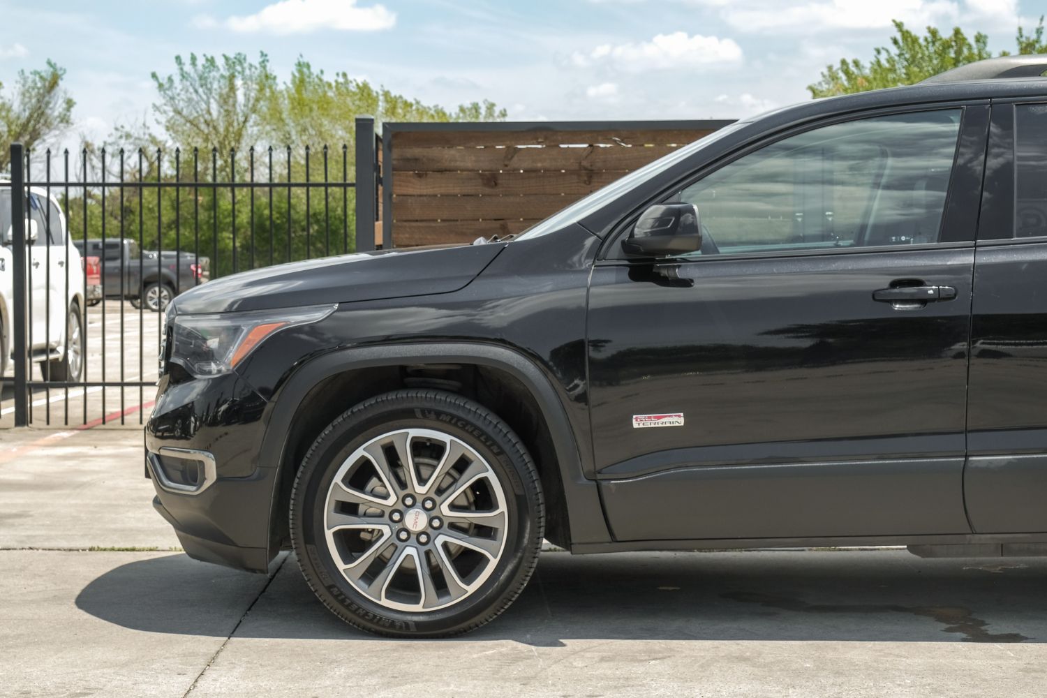 2017 GMC Acadia All Terrain 2 AWD 17