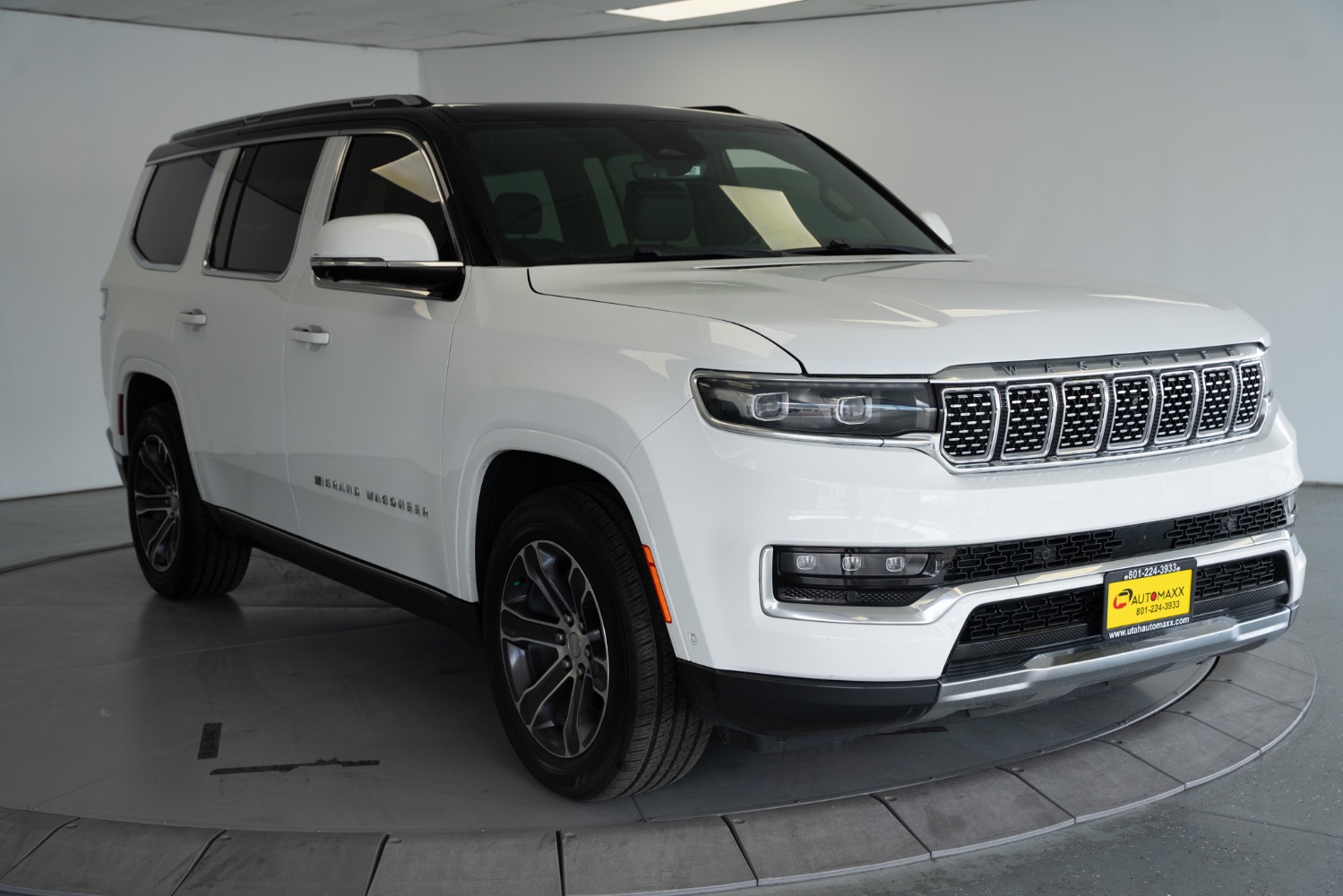 2022 Jeep Grand Wagoneer