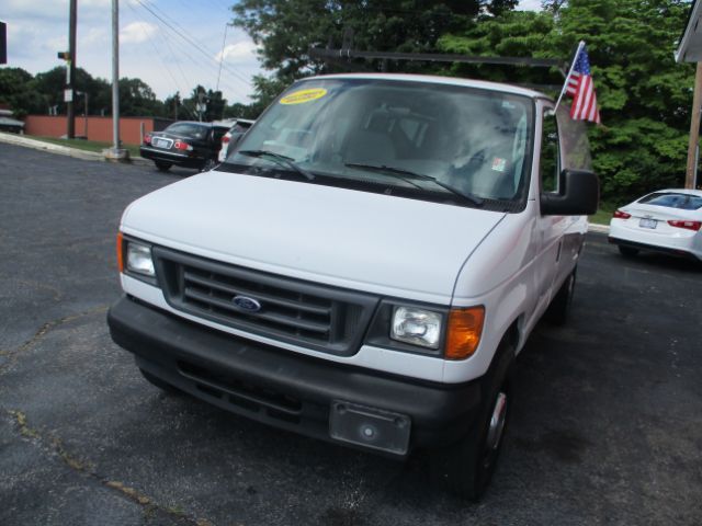 2006 Ford Econoline Van Commercial - Photo 4