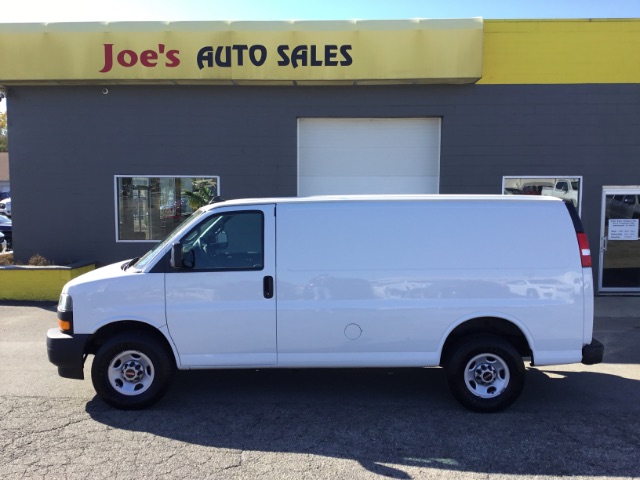 2021-GMC-Savana