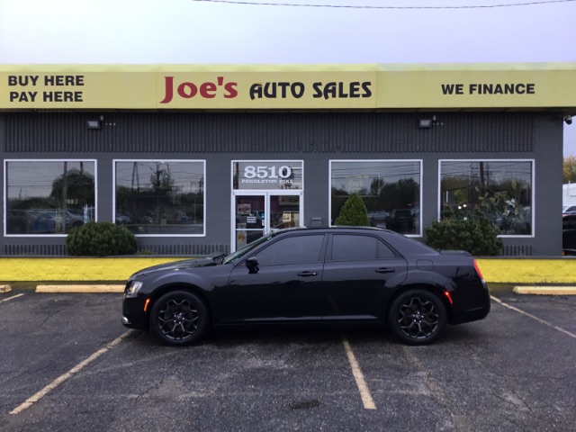 2019-Chrysler-300