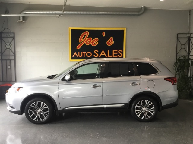 2017-Mitsubishi-Outlander