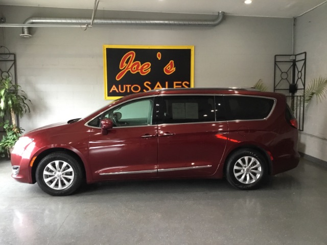 2018-Chrysler-Pacifica