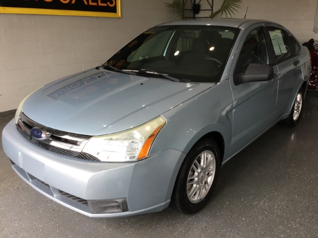 2009 Ford Focus SE's photo