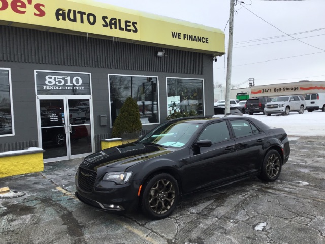 2016 Chrysler 300 S's photo