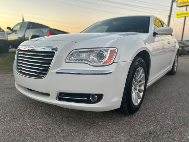 2012 Chrysler 300 Base/Limited