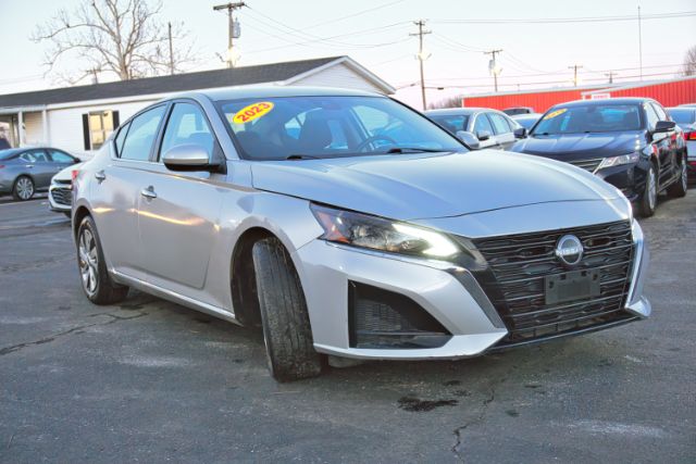 2023 Nissan Altima S - Photo 4