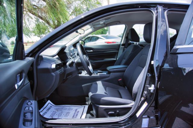 2025 Nissan Altima SV - Photo 10