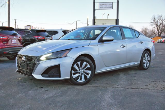 2023 Nissan Altima S - Photo 2