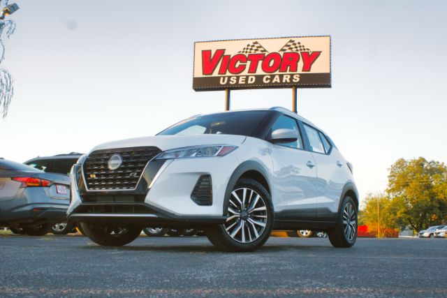 2022 Nissan Kicks SV's photo