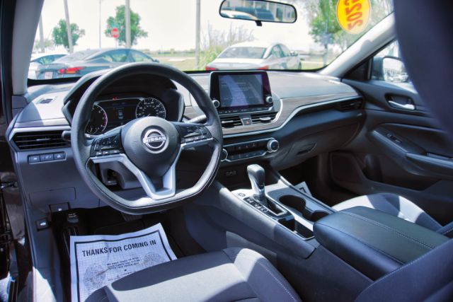 2025 Nissan Altima SV - Photo 12