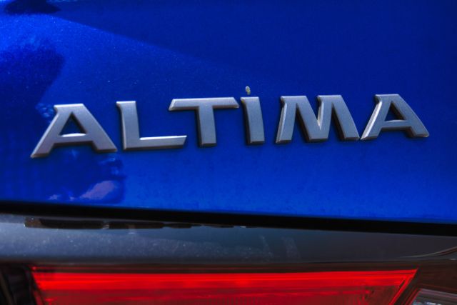 2025 Nissan Altima SV - Photo 9