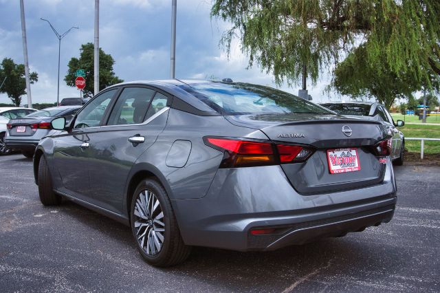2025 Nissan Altima SV - Photo 7