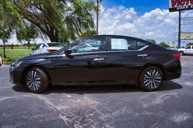2025 Nissan Altima SV - Photo 8