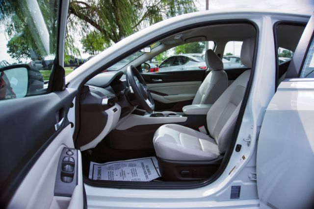 2025 Nissan Altima SV - Photo 10