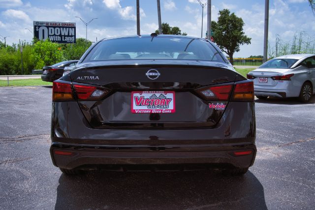 2025 Nissan Altima SV - Photo 6