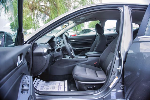 2025 Nissan Altima SV - Photo 10
