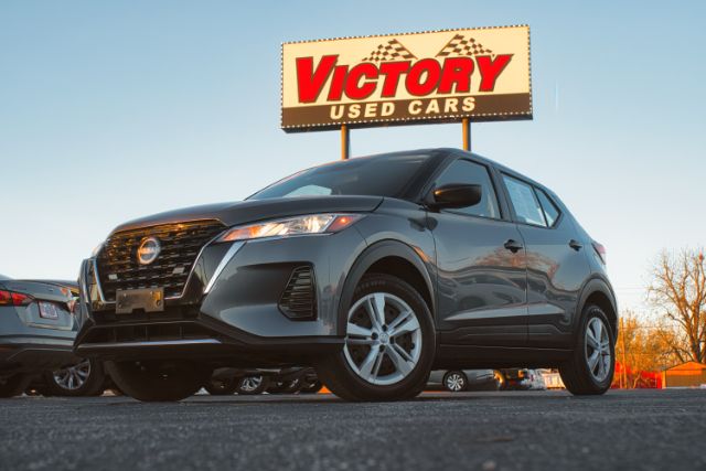 2024 Nissan Kicks S's photo