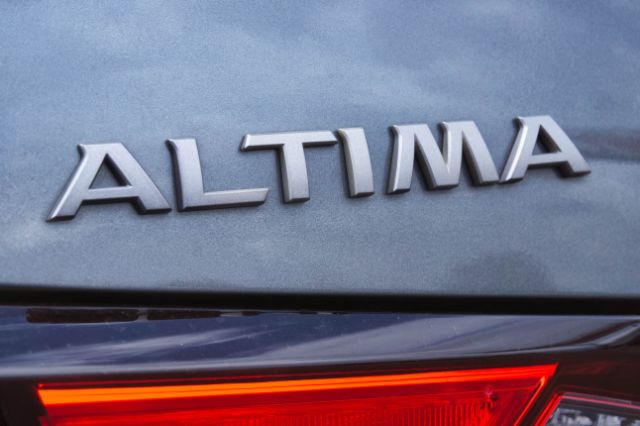 2025 Nissan Altima SV - Photo 9