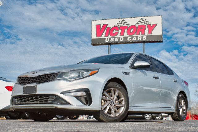 2020 Kia Optima LX's photo