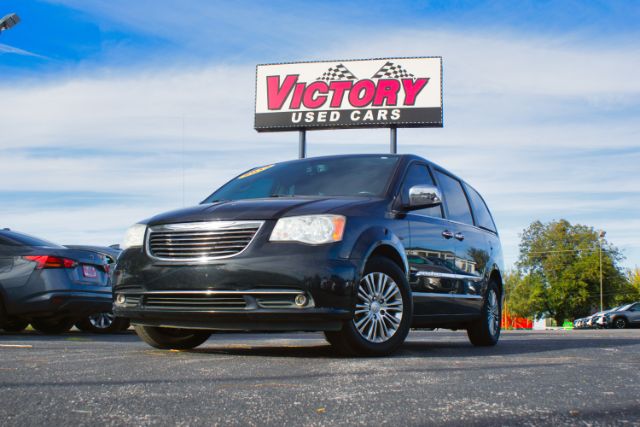 2013 Chrysler Town & Country Touring-L