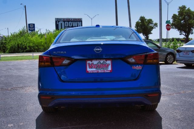2025 Nissan Altima SV - Photo 6
