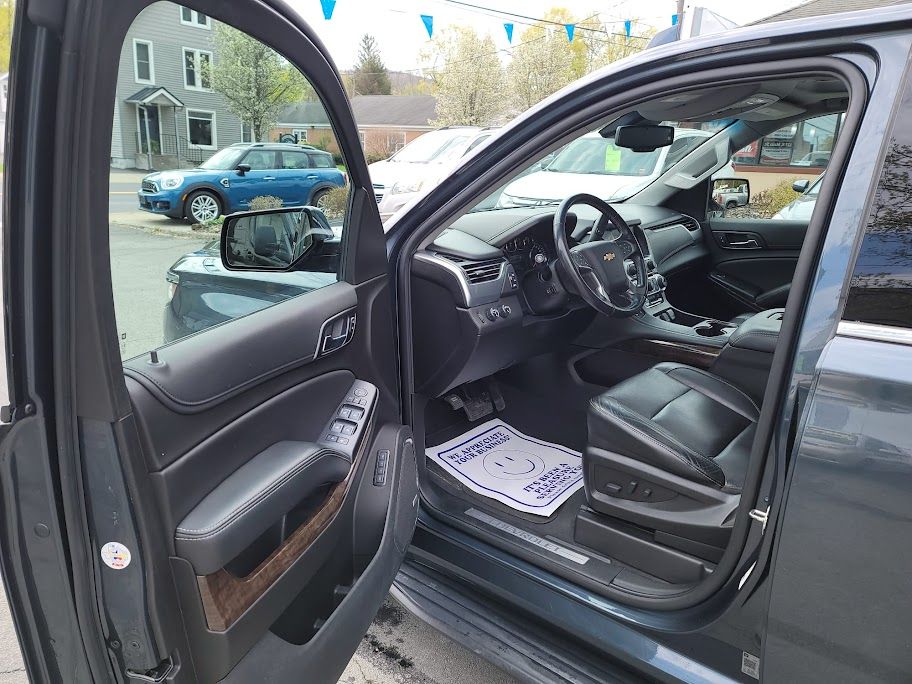 2019 Chevrolet Suburban LT 4WD 10