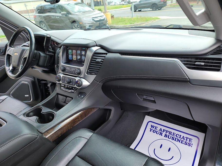 2019 Chevrolet Suburban LT 4WD 14