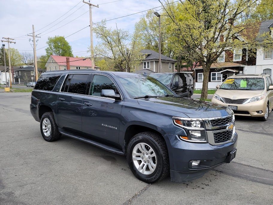 2019 Chevrolet Suburban LT 4WD 9