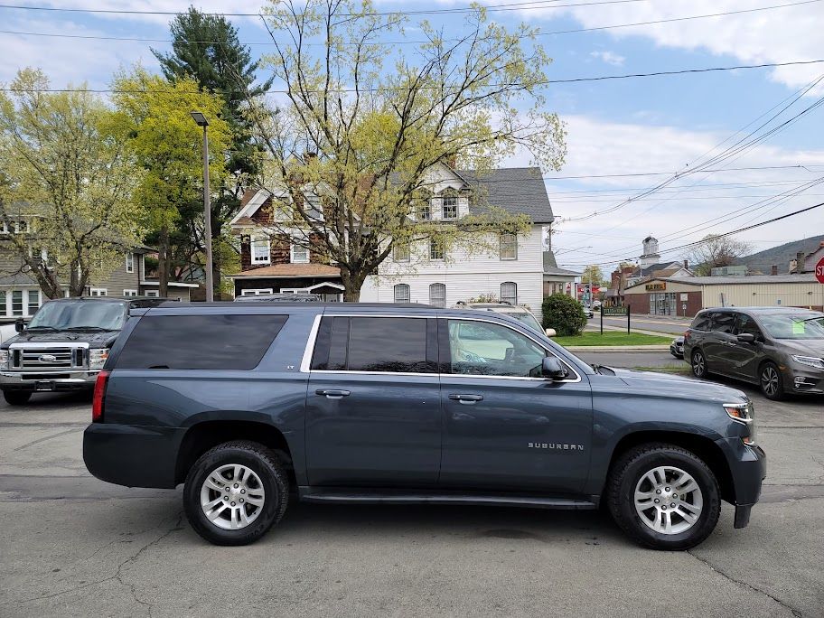 2019 Chevrolet Suburban LT 4WD 8