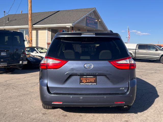 2015 Toyota Sienna XLE FWD 8-Passenger V6 4