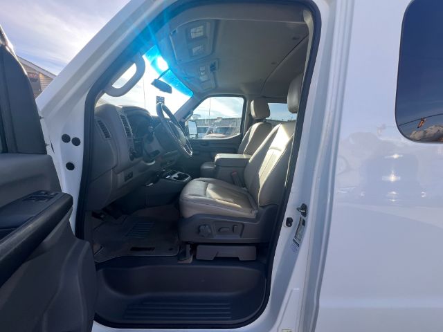 2014 Nissan NV Passenger 3500 SL V8 9