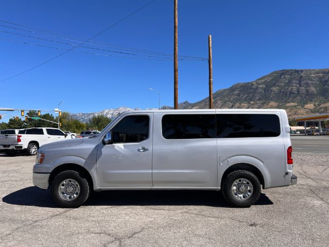 2013 Nissan NV Passenger 3500 SL V8 2