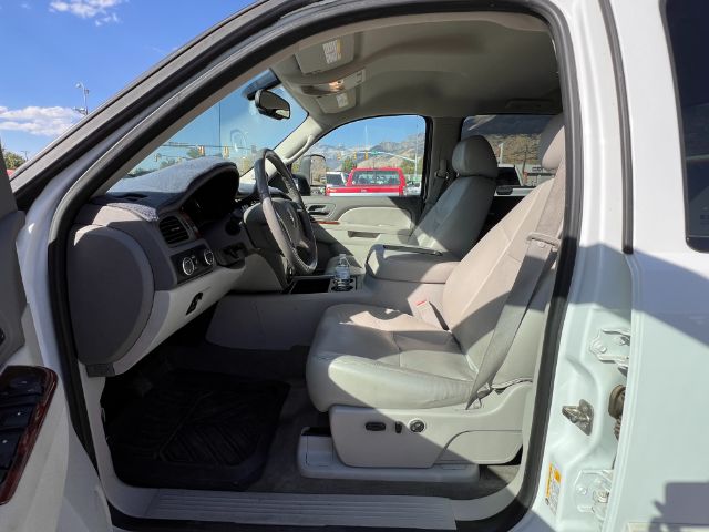 2012 Chevrolet Silverado 3500HD LTZ Crew Cab 4WD 9