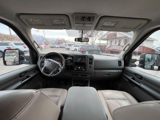 2016 Nissan NV Passenger 3500 SL V8 16