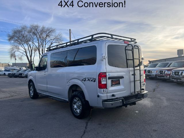 2018 Nissan NV Passenger 3500 SL V8 5