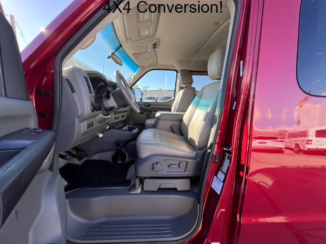 2019 Nissan NV Passenger 3500 SL V8 9