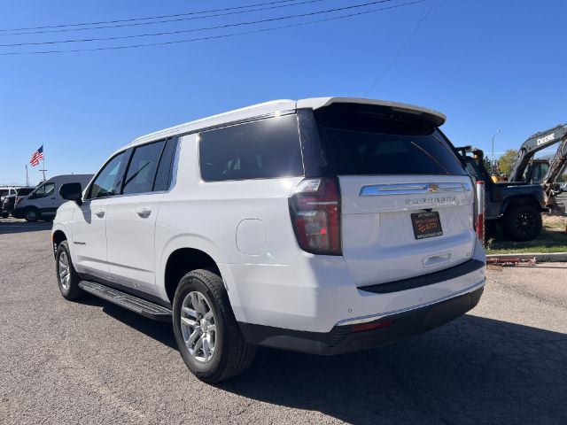 2023 Chevrolet Suburban LT 4WD 3