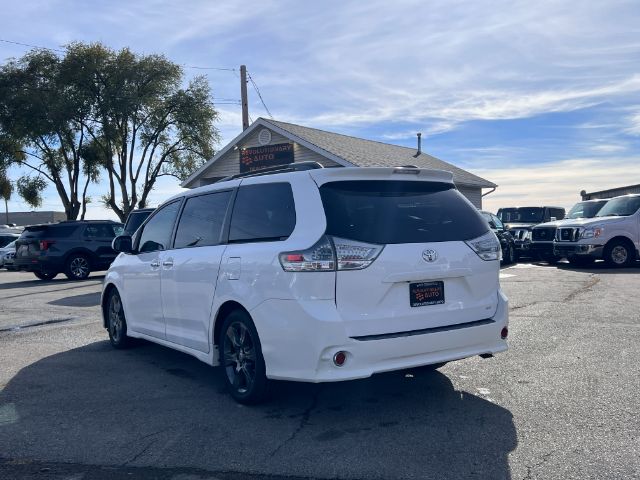 2016 Toyota Sienna SE FWD 8-Passenger FWD V6 5