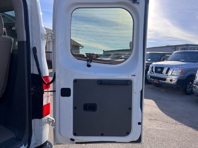 2014 Nissan NV Passenger 3500 SL V8 13