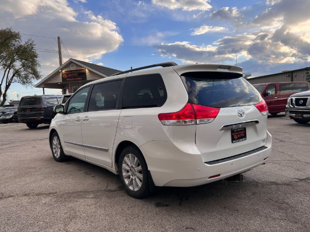 2012 Toyota Sienna Limited AWD 7-Passenger V6 5