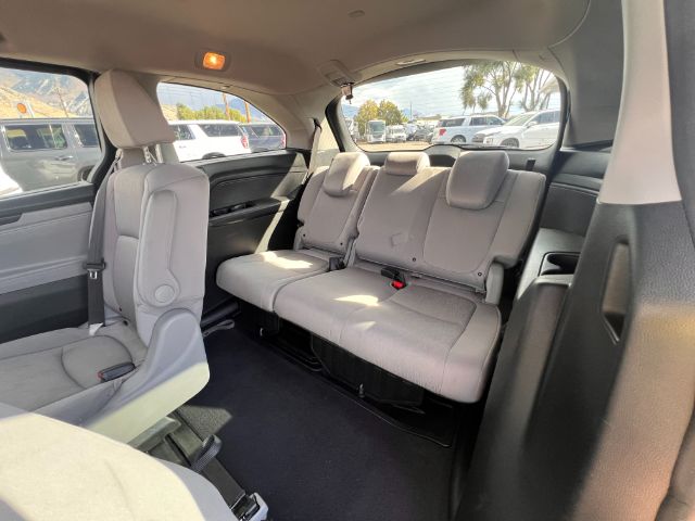 2018 Honda Odyssey EX 17