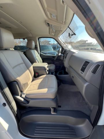 2016 Nissan NV Passenger 3500 SL V8 25