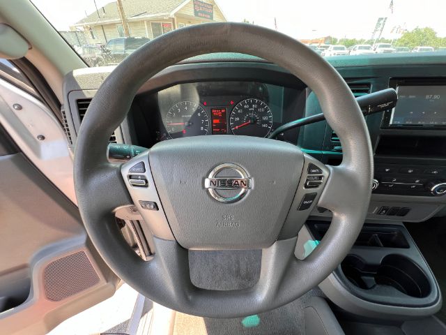 2013 Nissan NV Passenger 3500 SV V6 12