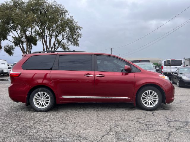 2015 Toyota Sienna XLE FWD 8-Passenger V6 6